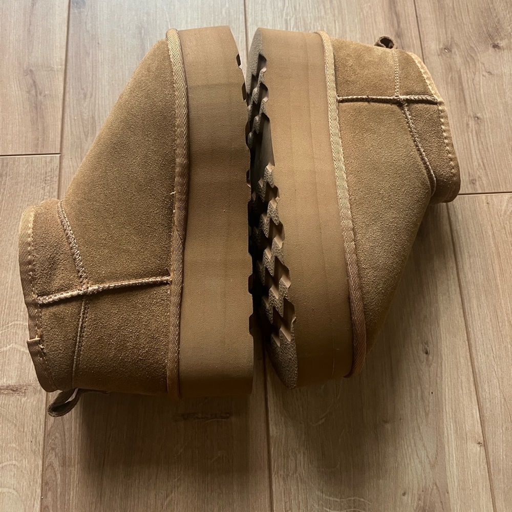 [NEW/UNWORN] CUSHIONAIRE Genuine Suede Platform Boot - Picture 5 of 9
